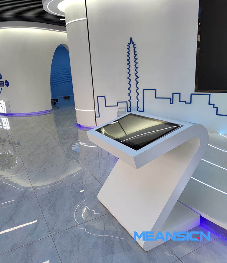 觸摸查詢一體機